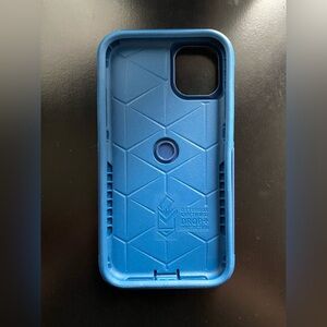 blue otter box commuter case for iphone 11